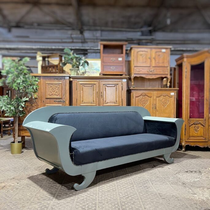 Atjaunota Bīdermeijera stila sofa