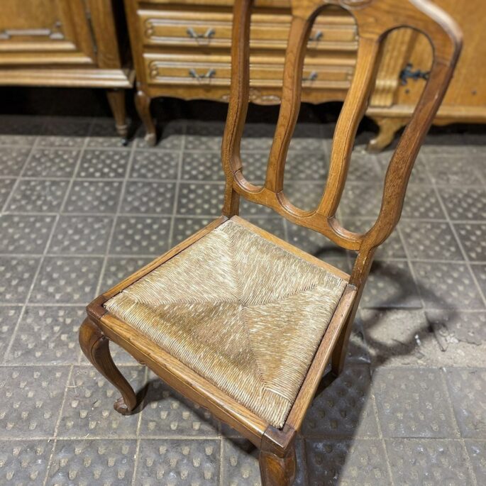 Luija XVI stila krēsls ar pītu sēdvirsmu