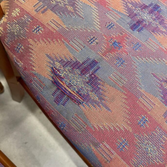 Elegants ēdamistabas krēsls