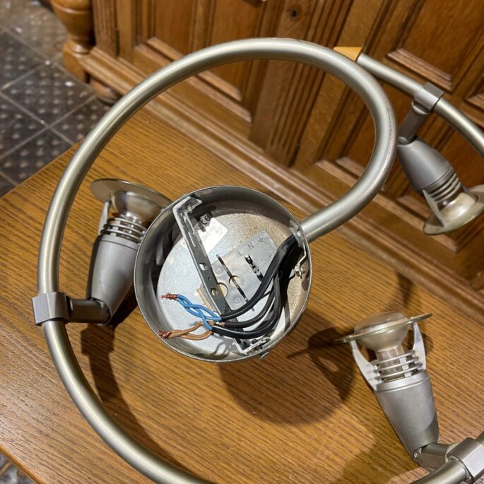 Metāla griestu lampa