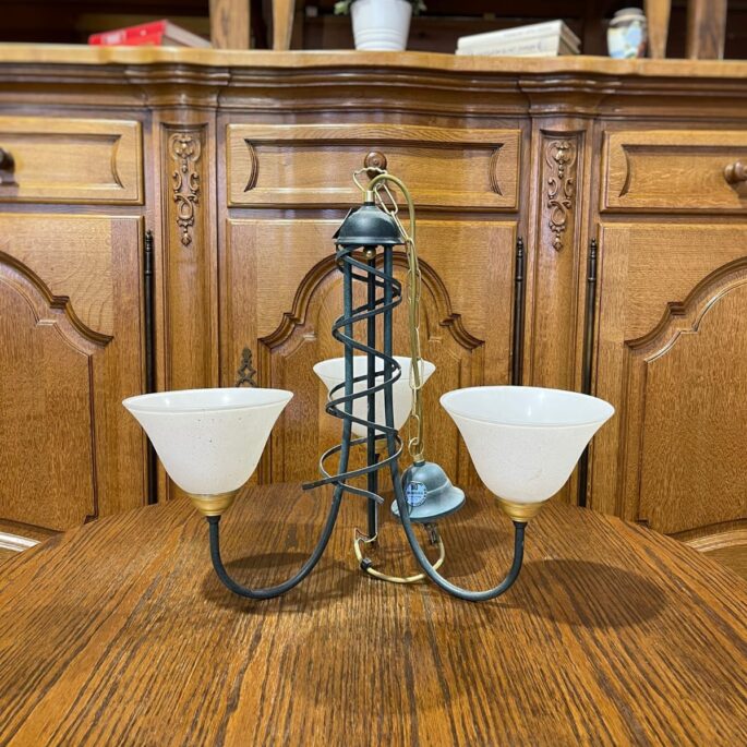 Metāla griestu lampa