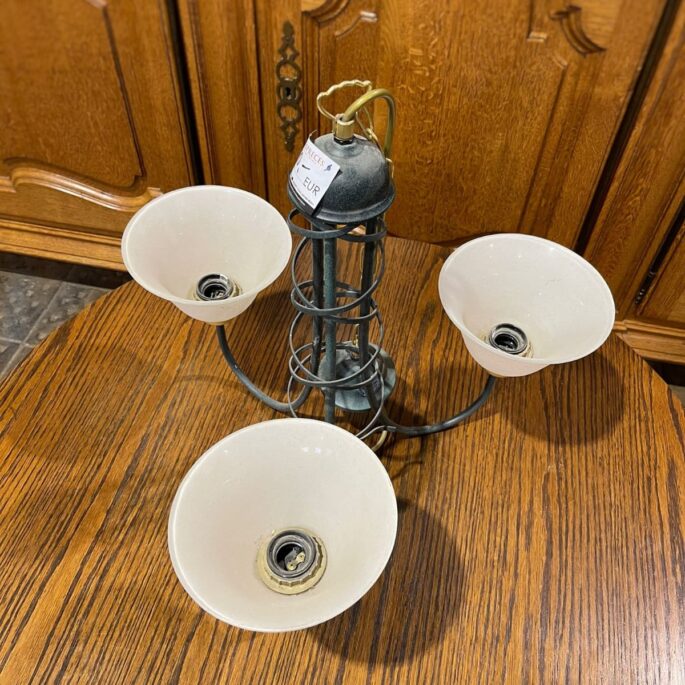 Metāla griestu lampa