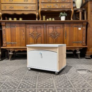 Bēša kumode ar atvilktni