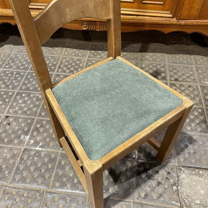 Ozolkoka krēsls ar atjaunotu sēdvirsmu (pieejami 5 gab.)