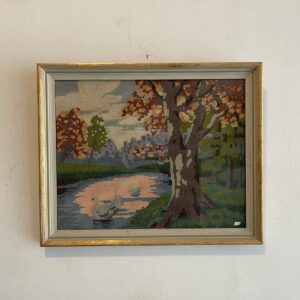 Izšūta glezna "Gulbji ezerā"