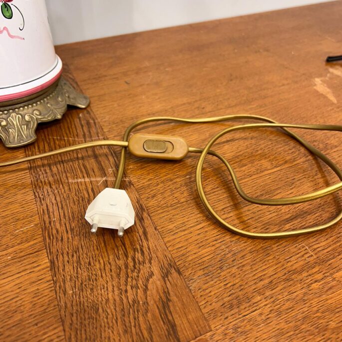 Porcelāna galda lampa ar bronzas detaļām