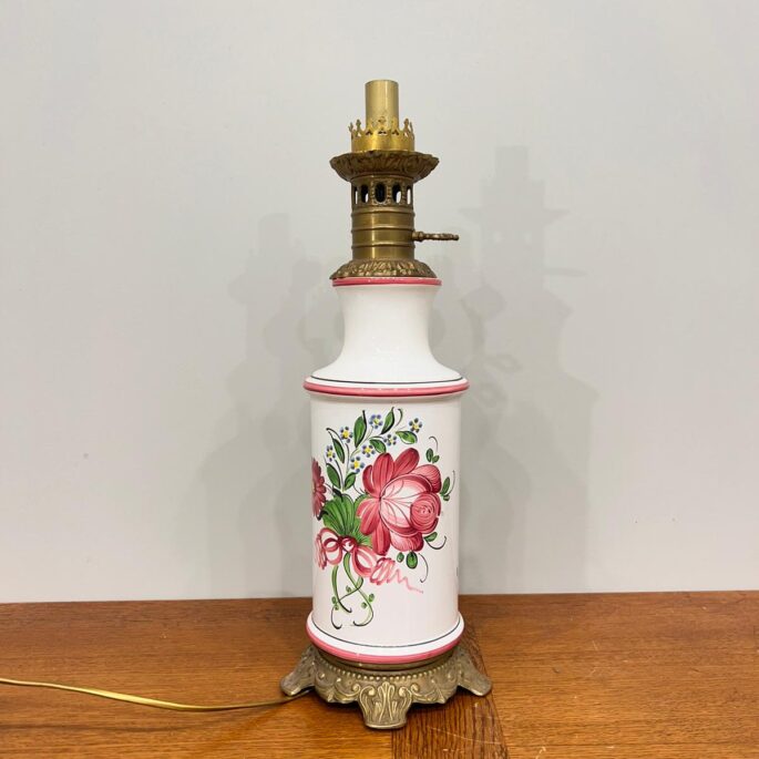 Porcelāna galda lampa ar bronzas detaļām