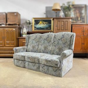 Trīsvietīgs auduma dīvāns