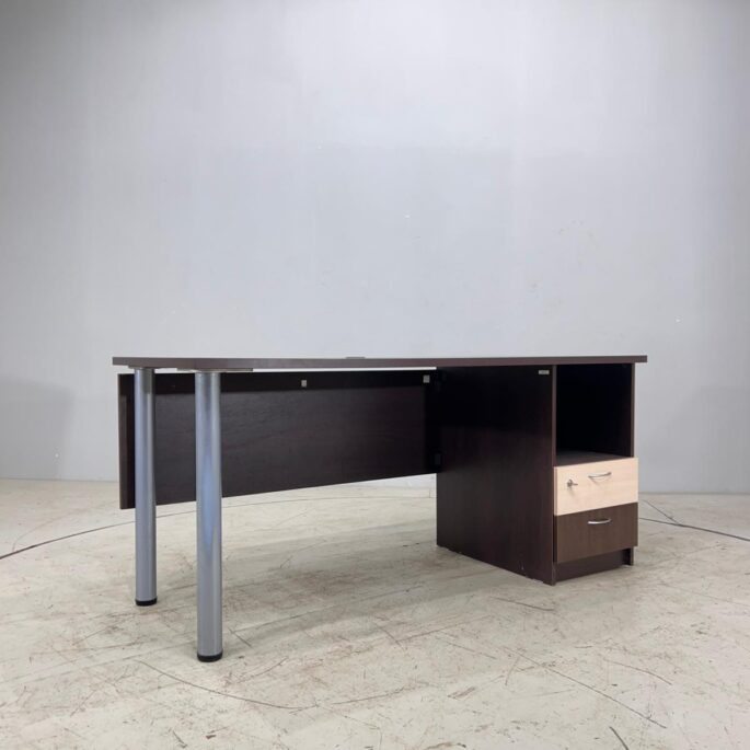 Biroja rakstāmgalds