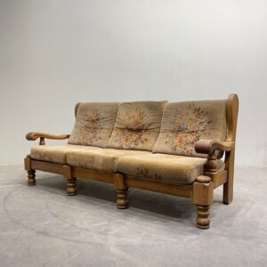 Auduma dīvāns ozolkoka rāmī