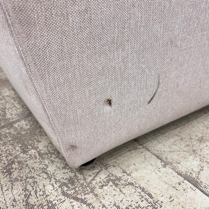 Pelēks auduma atpūtas krēsls