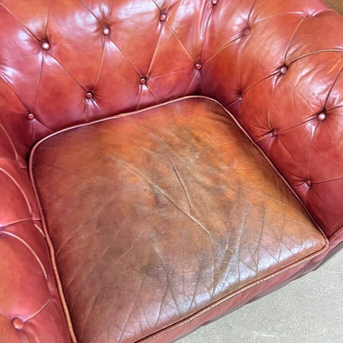 Chesterfield stila ādas atpūtas krēsls