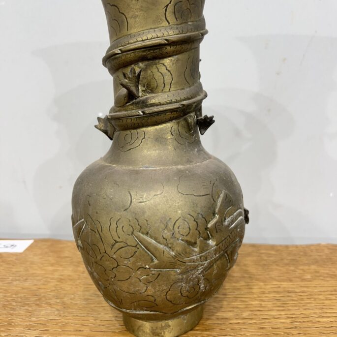 Antīka metāla vāze