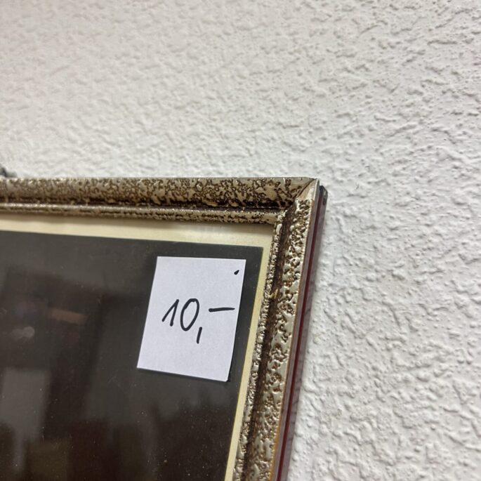 Prints “Sieviete”