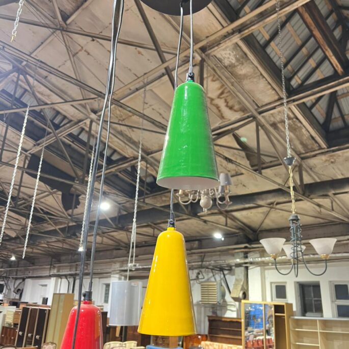 Griestu lampa ar keramikas kupoliem