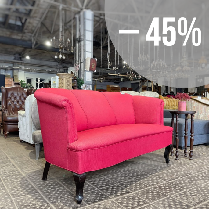 Sarkana auduma sofa