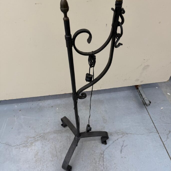 Metāla stāvlampa ar abažūru (prece uz pasūtījumu)