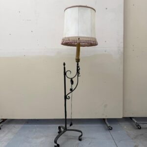 Metāla stāvlampa ar abažūru (prece uz pasūtījumu)