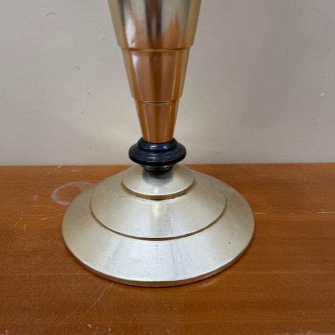 Metāla galda lampa (prece uz pasūtījumu)
