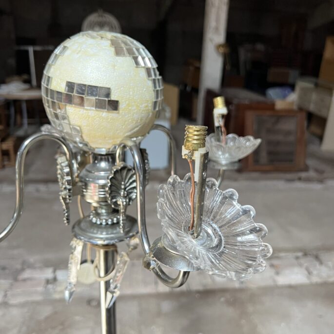 Metāla stāvlampa ar kristāliem