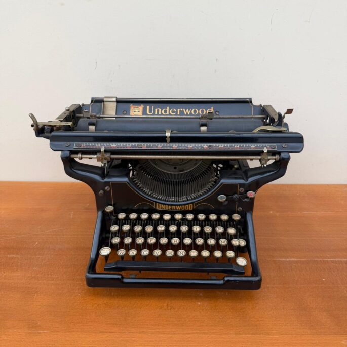 Senlaicīga rakstāmmašīna 