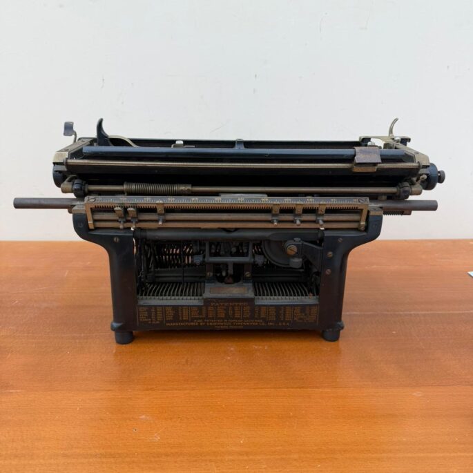 Senlaicīga rakstāmmašīna 