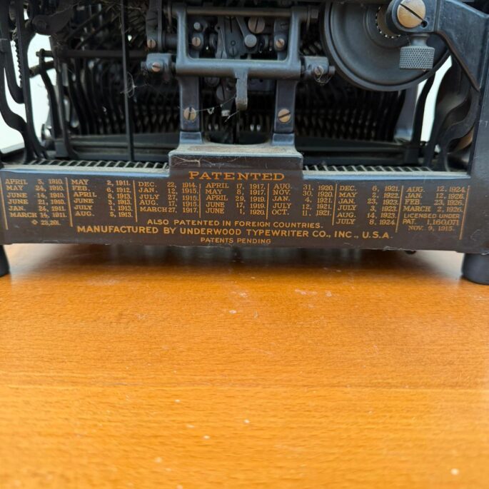 Senlaicīga rakstāmmašīna 