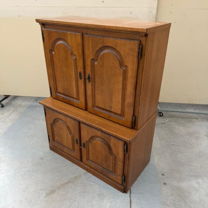 Brūna bufete (prece uz pasūtījumu)