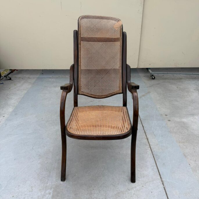 Senlaicīgs atpūtas krēsls ar rotanga pinumu (prece uz pasūtījumu)