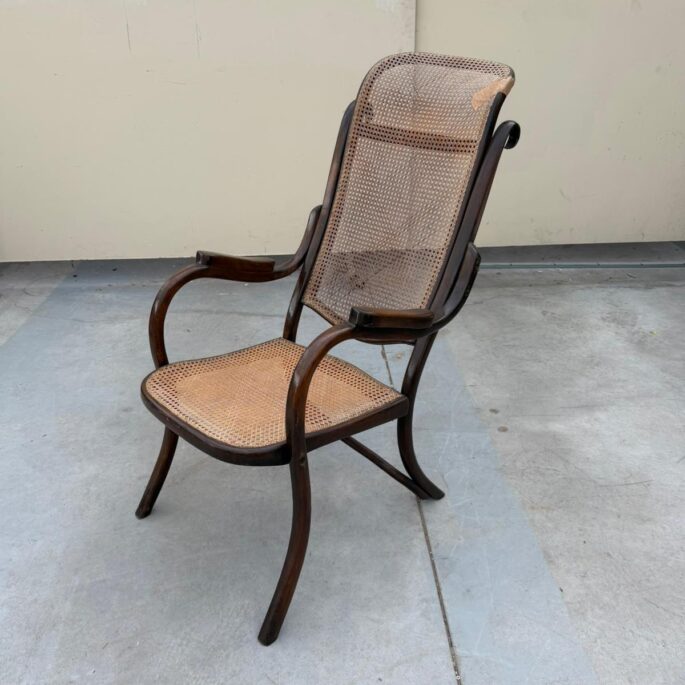 Senlaicīgs atpūtas krēsls ar rotanga pinumu (prece uz pasūtījumu)