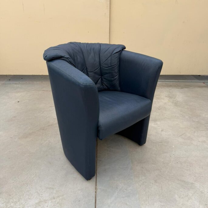 Atpūtas krēsls zilā krāsā (prece uz pasūtījumu)
