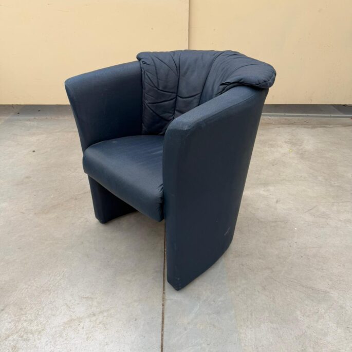 Atpūtas krēsls zilā krāsā (prece uz pasūtījumu)