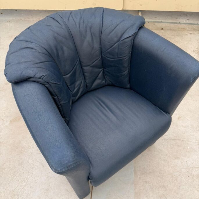 Atpūtas krēsls zilā krāsā (prece uz pasūtījumu)