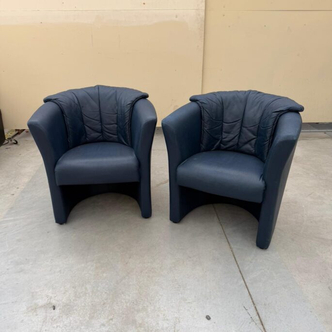 Atpūtas krēsls zilā krāsā (prece uz pasūtījumu)