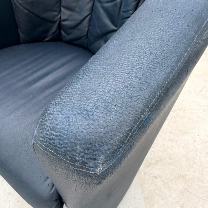 Atpūtas krēsls zilā krāsā (prece uz pasūtījumu)