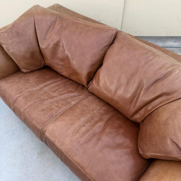 Ādas dīvāns (prece uz pasūtījumu)