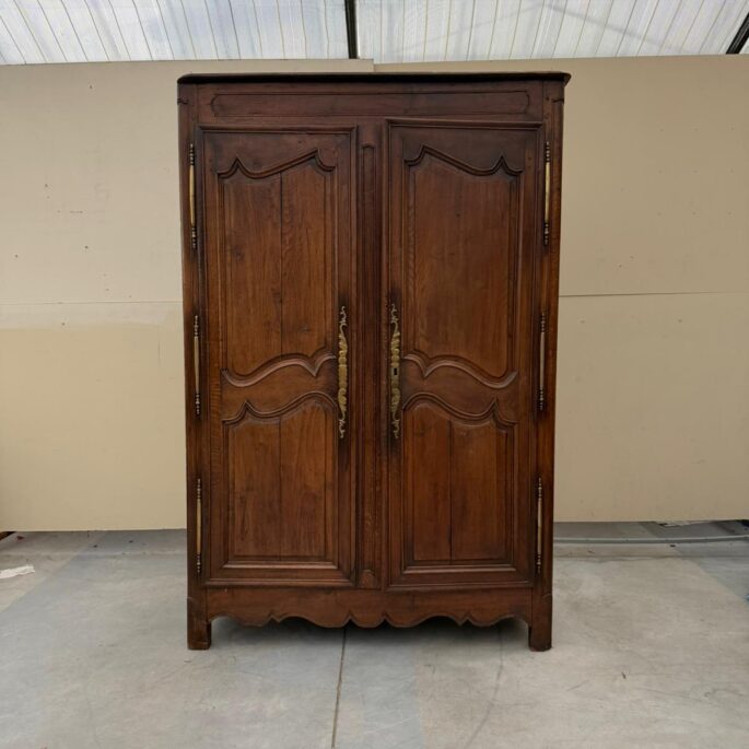 Masīvkoka drēbju skapis (prece uz pasūtījumu)