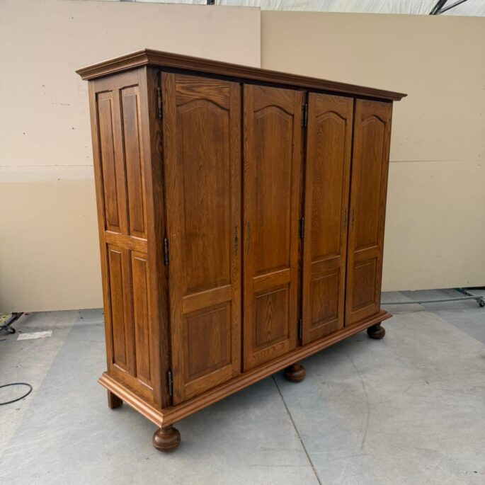 Ozolkoka drēbju skapis (prece uz pasūtījumu)