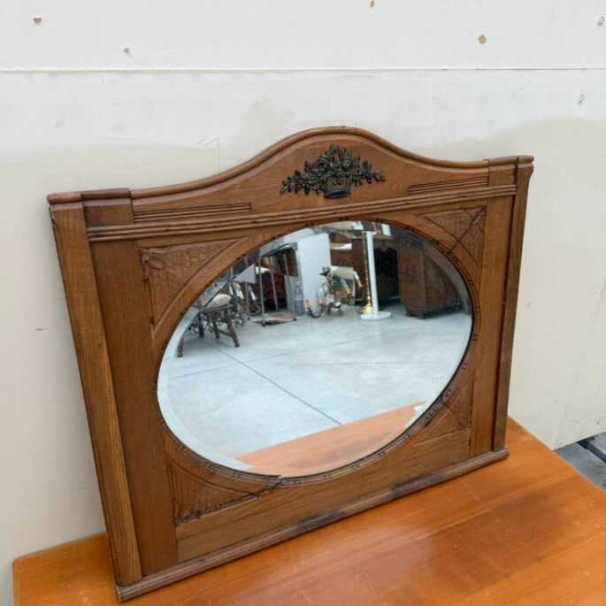 Jūgendstila spogulis ozolkoka rāmī (prece uz pasūtījumu)