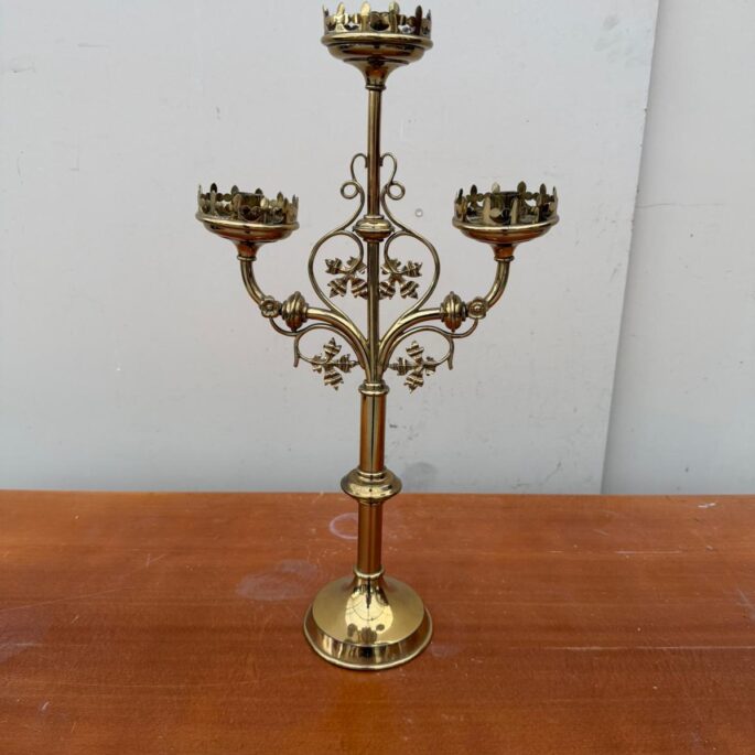 Metāla svečturis (prece uz pasūtījumu)