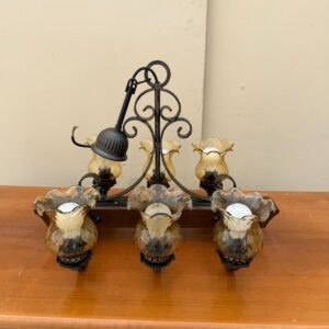 Lustra ar koka un metāla detaļām (prece uz pasūtījumu)