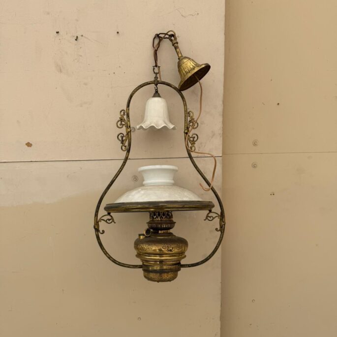 Antīka stila metāla lampa (Prece uz pasūtījumu)