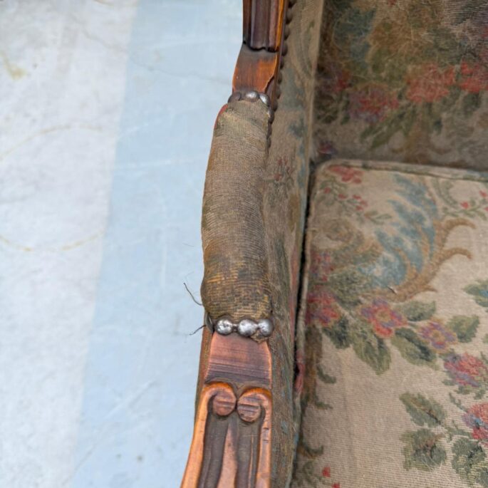 Vintāžas stila sofa (prece uz pasūtījumu)