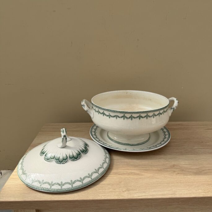 Antīka porcelāna zupas terīne ar apakštasi (Prece uz pasūtījumu)