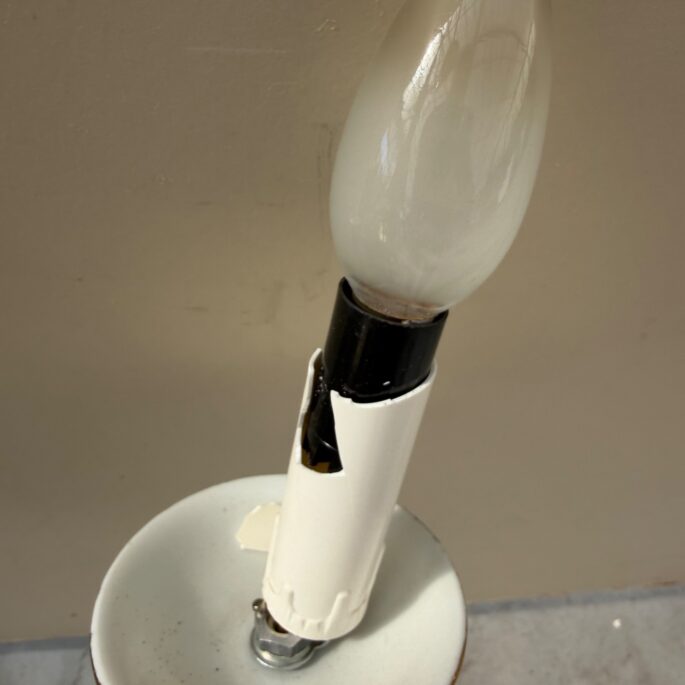 Klasisks misiņa un porcelāna kroņlukturis ar 5 spuldzēm (Prece uz pasūtījumu)