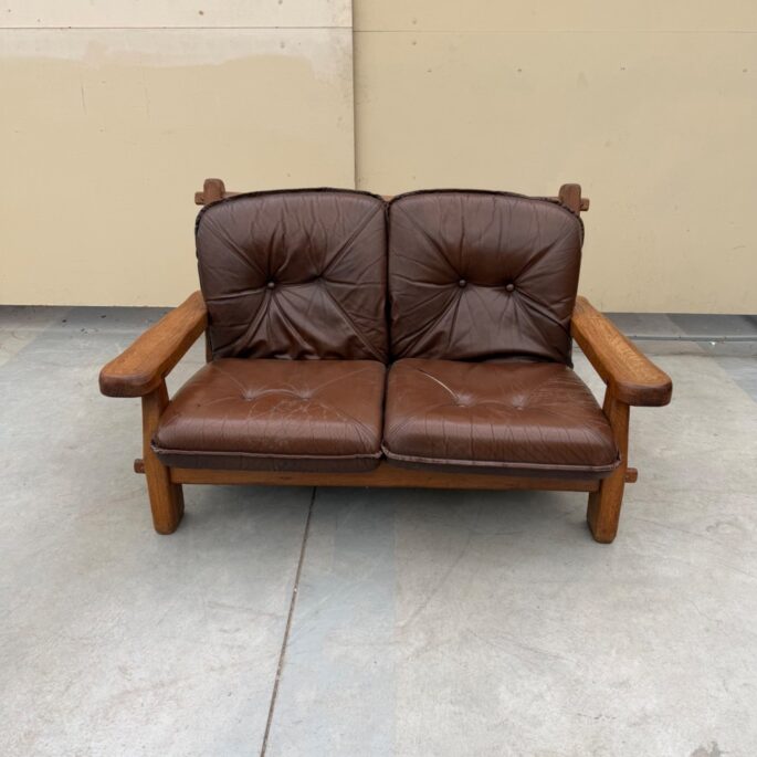 Koka un ādas divvietīgs dīvāns (Prece uz pasūtījumu)