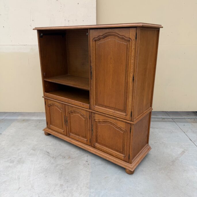 Lietota koka sekcija ar TV vietu (Prece uz pasutijumu)