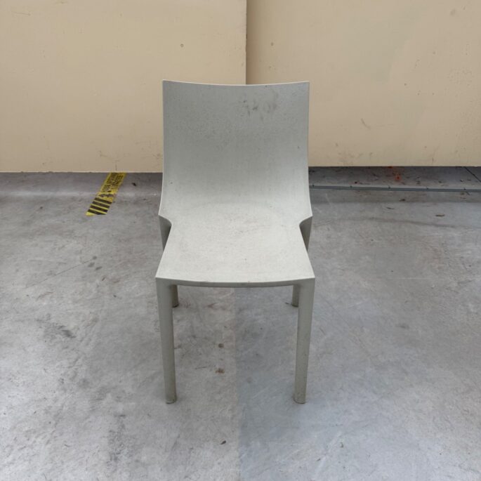 Plastmasas krēsli (Prece uz pasūtījumu)