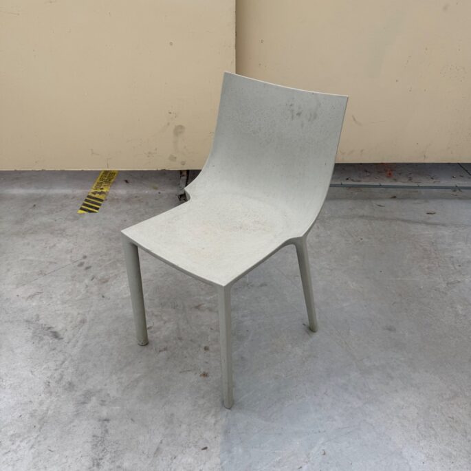 Plastmasas krēsli (Prece uz pasūtījumu)