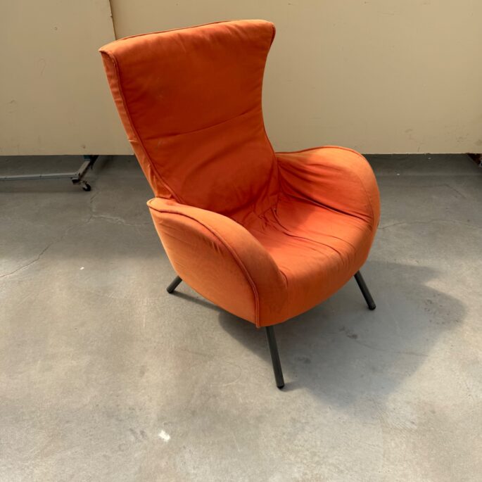 Moderns oranža auduma atpūtas krēsls (Prece uz pasūtījumu)